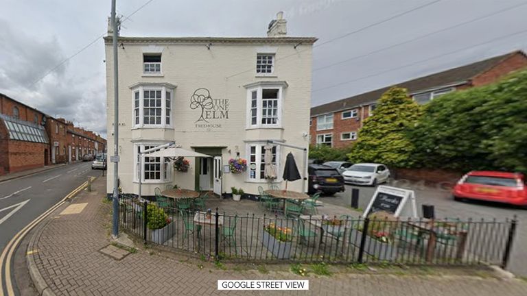 The One Elm w Stratford upon Avon to pub Peach