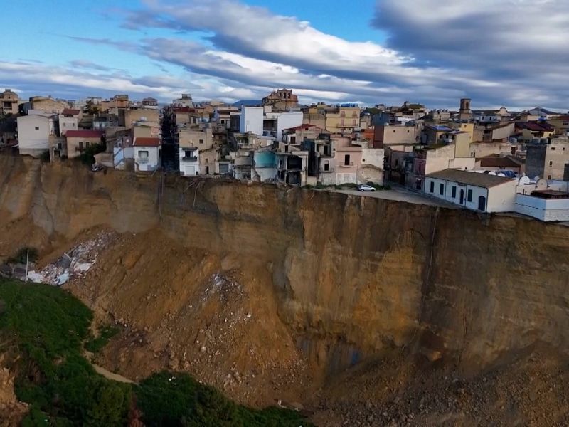Landslide heavily damages Sicilian town