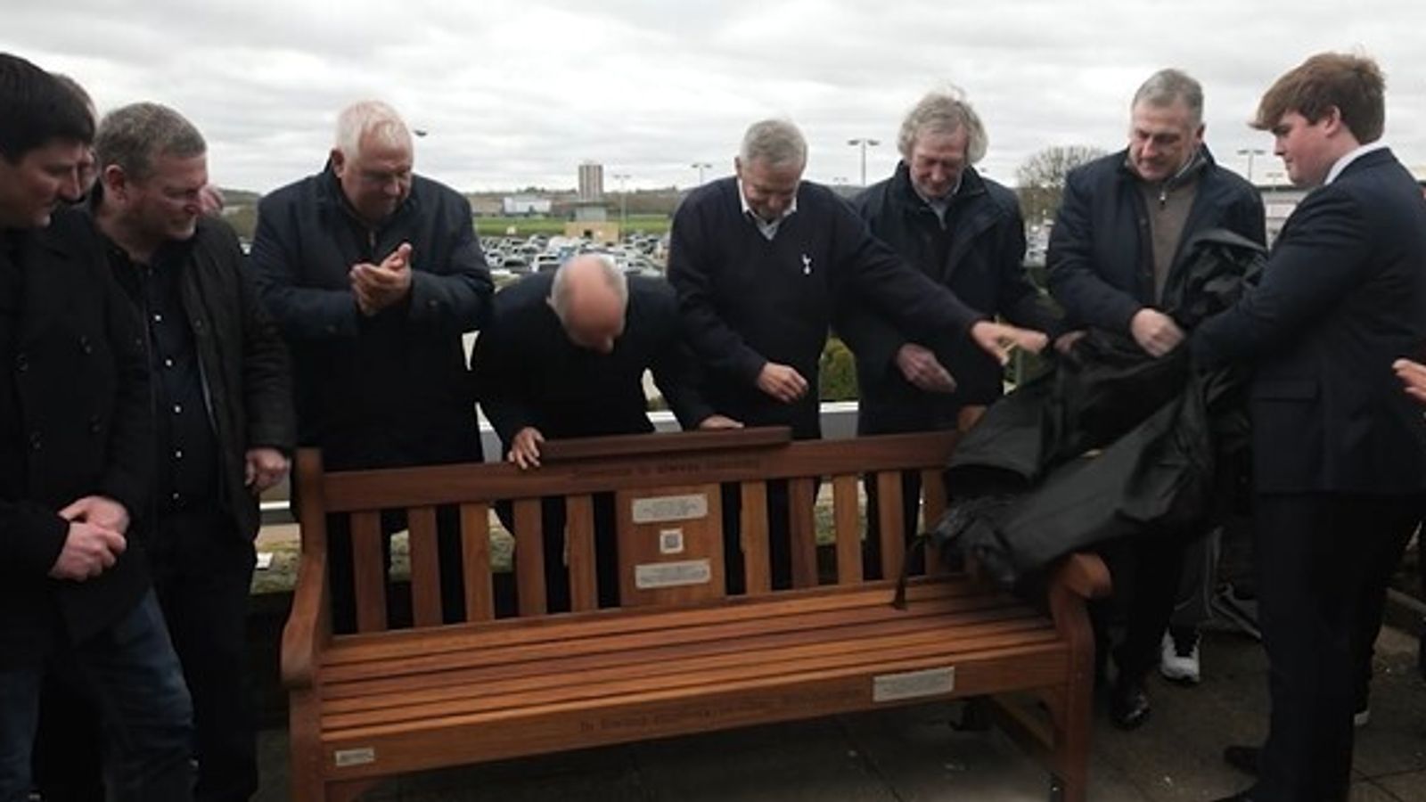 Mental health benches: A simple idea helping people through 'a very dark place'