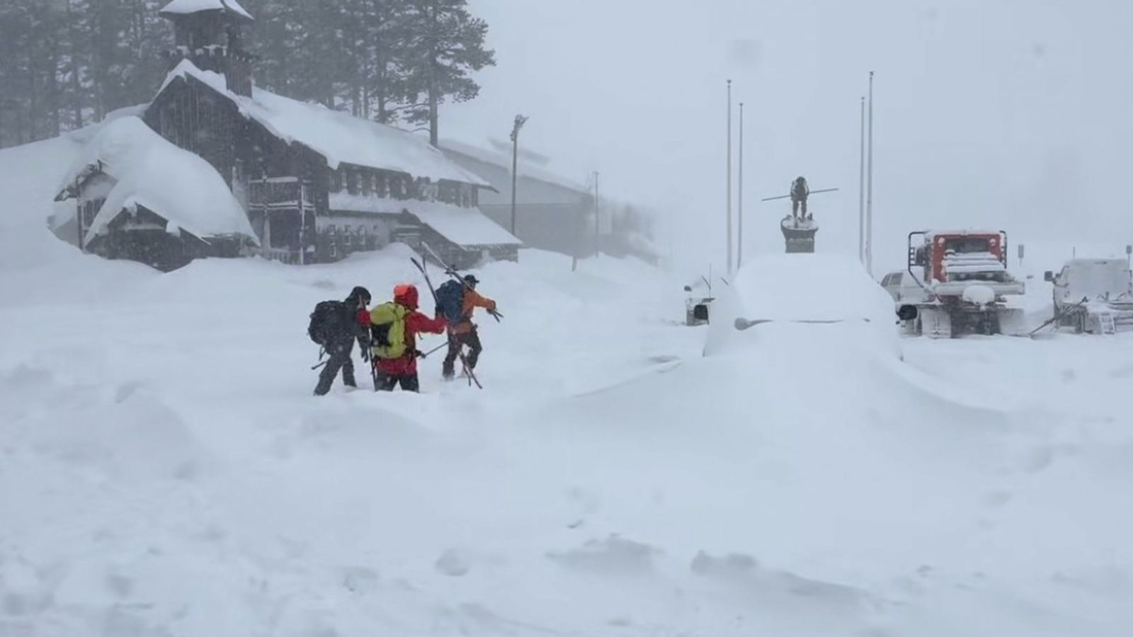 Californian avalanche: rescuers reach six stranded skiers, with nine still missing