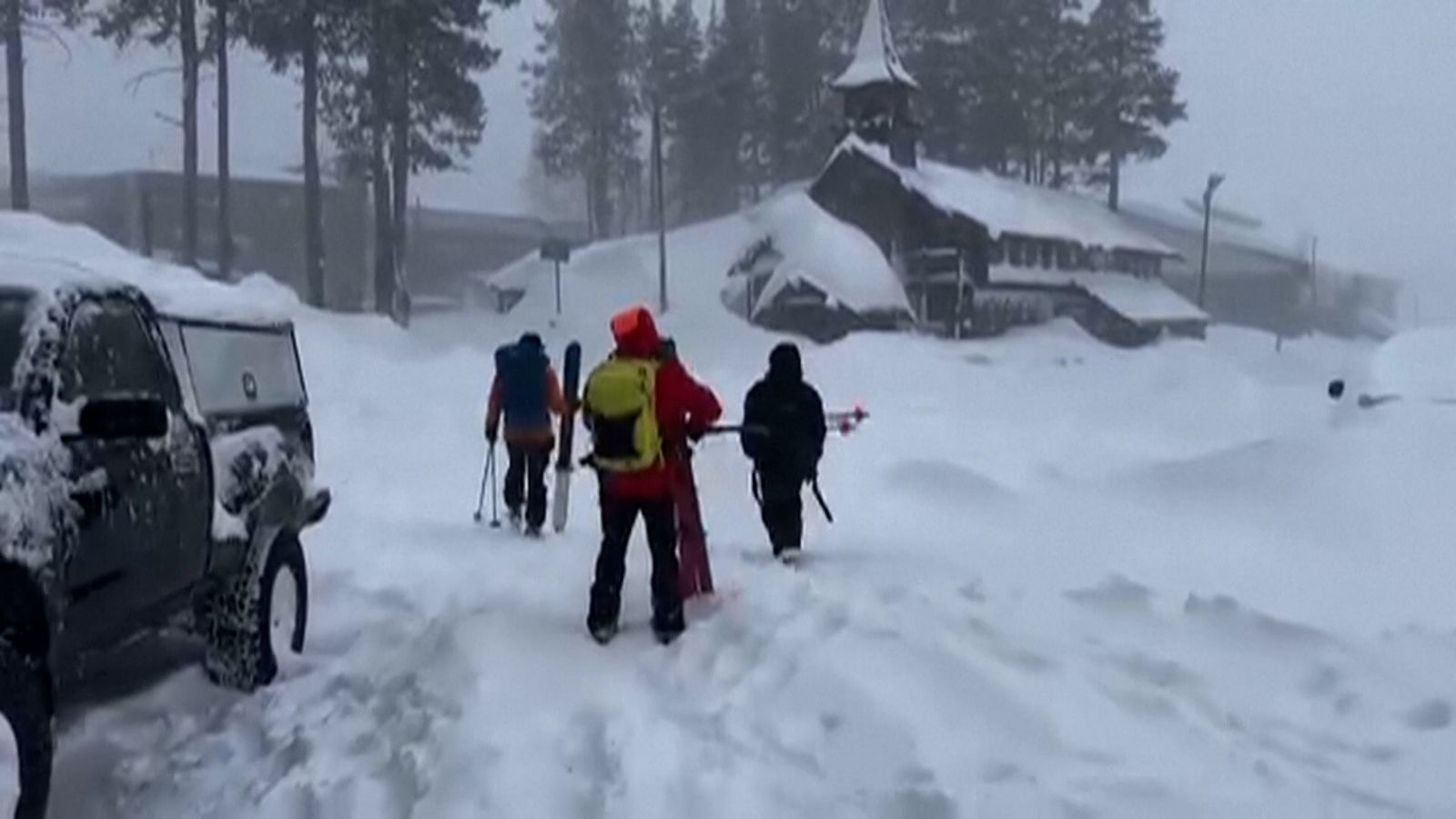 Skiers remain missing after avalanche in Northern California | US News |  Sky News