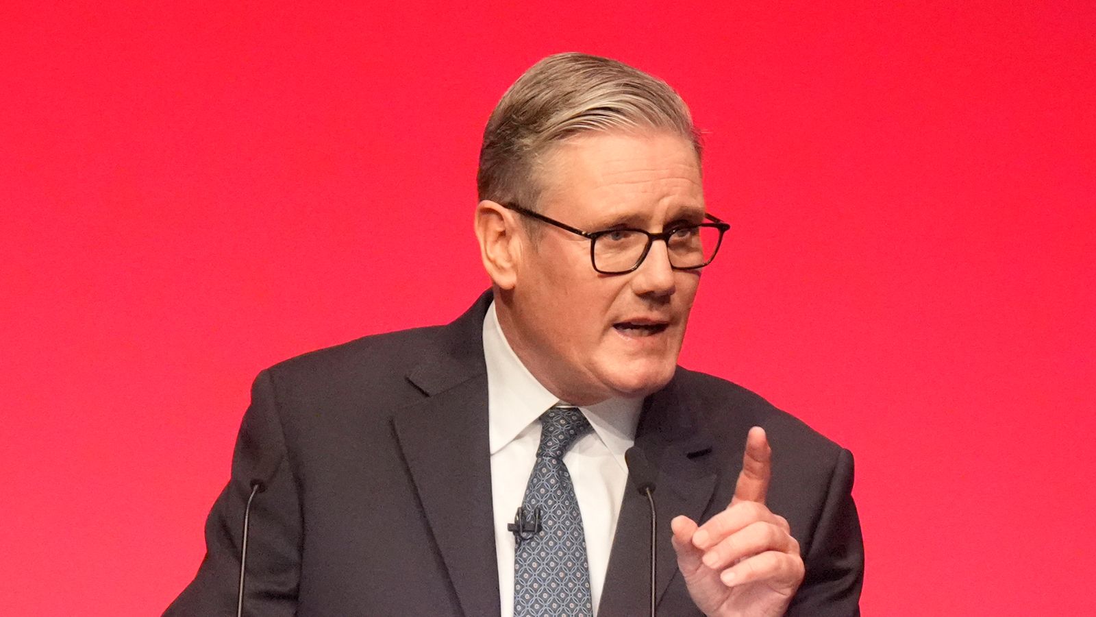 Sir Keir Starmer pledges to 'reverse devastating decline' with £800m extra investment in 40 communities