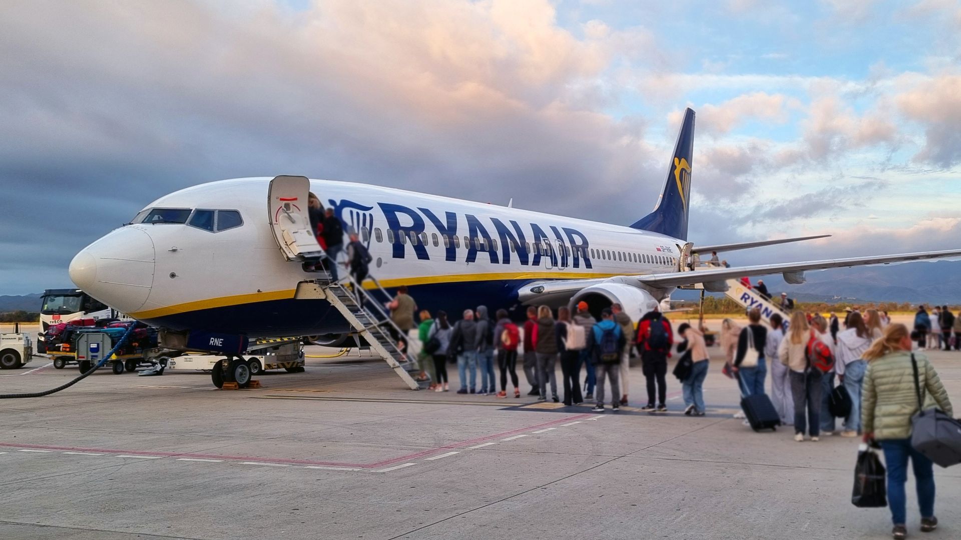 Britons told to use Ryanair 'add-ons trick' - prompting angry statement from airline