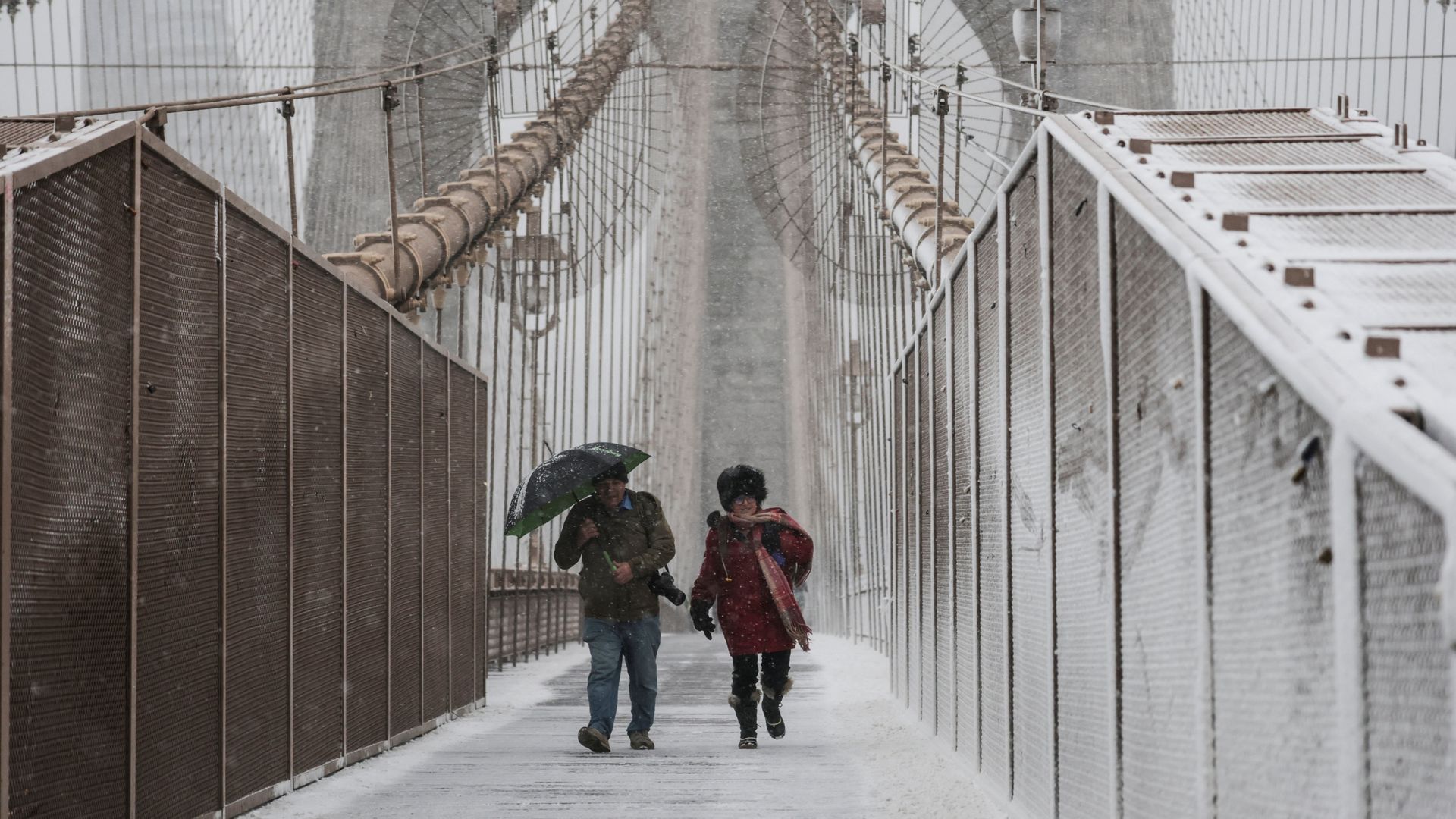 New Yorkers told to stay at home as blizzard threatens to become 'bomb cyclone'