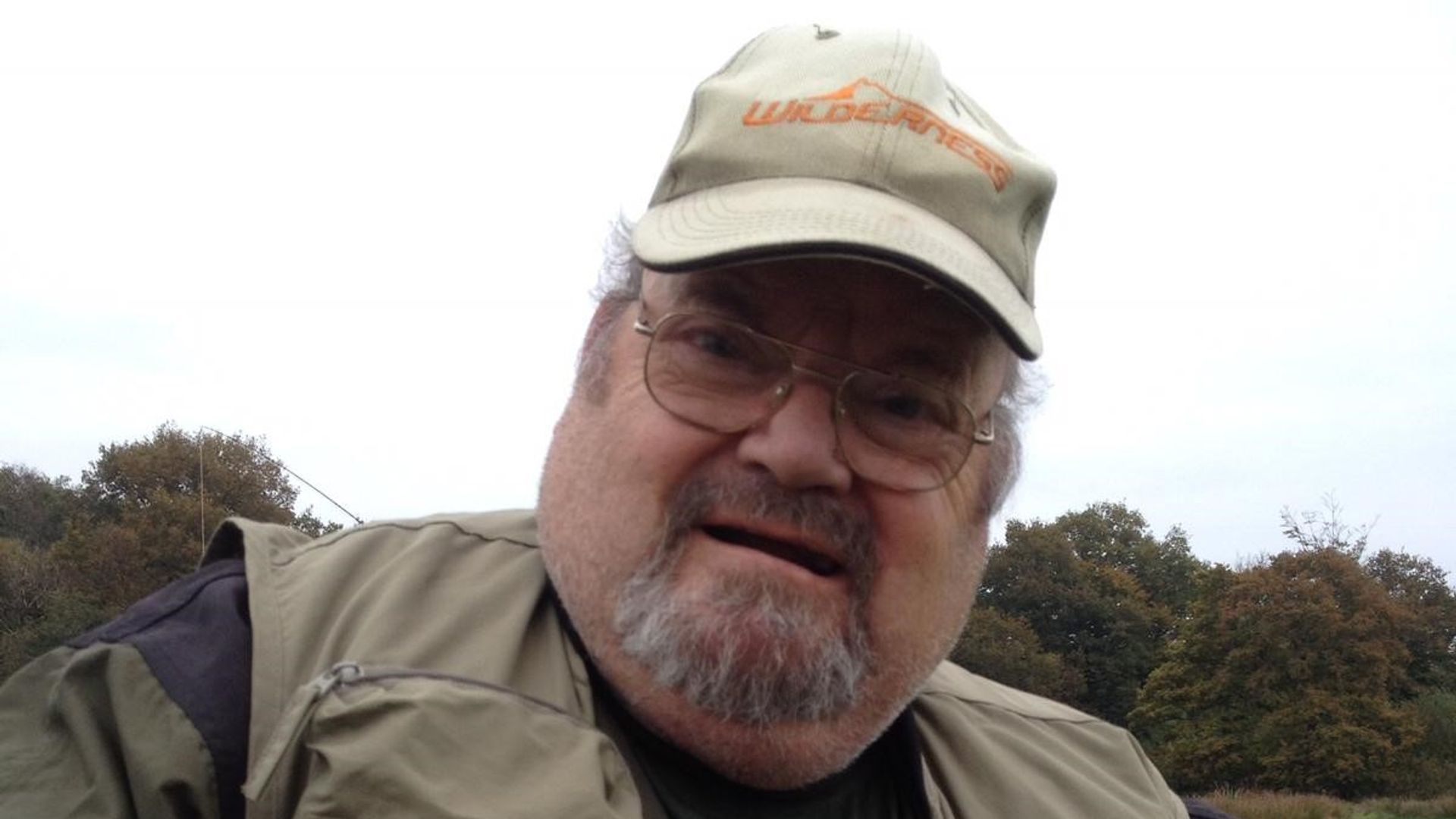 Teenager used by NHS to tell deaf mum her dad was dying, report finds