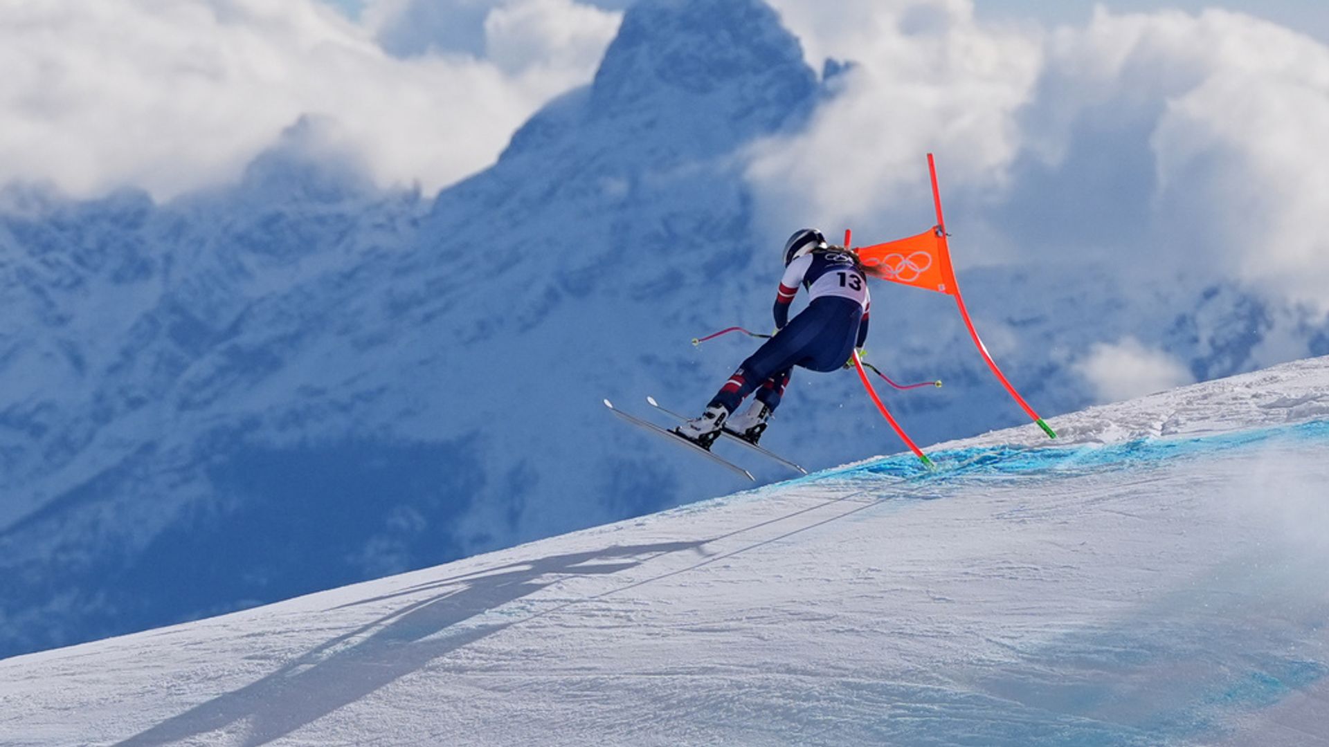 USA medal hope Lindsey Vonn crashes in downhill skiing final at Winter Olympics