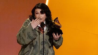 Lola Young accepts the award for Best Pop Solo Performance for Macy at the Grammys. Photo: AP/Chris Pizzello