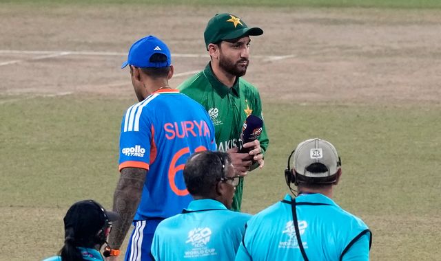 Pakistani and Indian captains refuse to shake hands in highly anticipated match