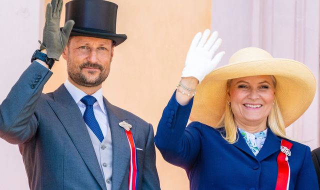 Norway's crown princess Mette-Marit apologises over Epstein links