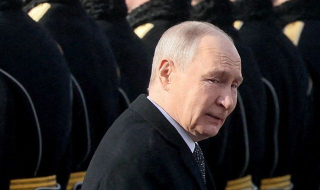 Putin believes he can still win the war - and Ukrainians think he's seduced Trump with fantasy deals