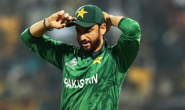 Pakistan fail to reach semi finals of T20 World Cup despite win over Sri Lanka as New Zealand go through