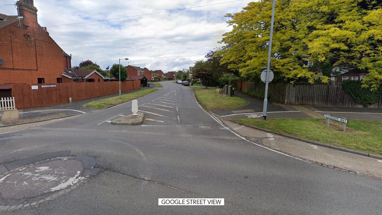 Trimley St Mary'deki Faulkeners Yolu ve High Road'un kavşağı