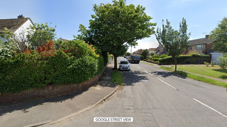 Picketts Road East'in High Road, Felixstowe ile kavşağında girişi