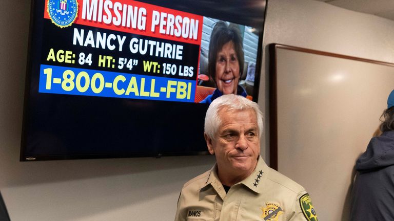 Pima İlçesi Şerifi Chris Nanos şu ana kadar herhangi bir şüphelinin bulunmadığını söyledi. Resim: Reuters