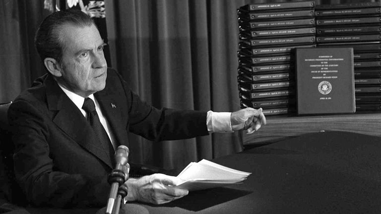 Prezydent USA Richard Nixon podczas skandalu Watergate w 1974 r. Zdjęcie pliku: AP