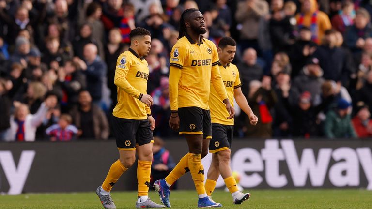 Wolves, Tolu Arokodare'ye tacizde bulunduğu iddia edilen hesapları internet sitesinde paylaştı. Resim: Reuters