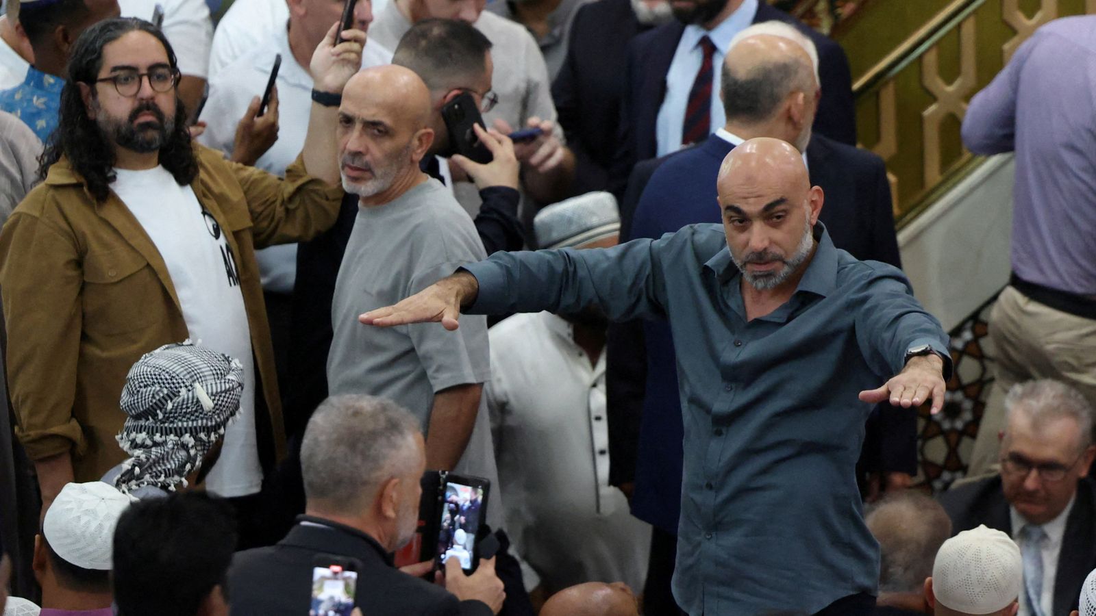 Australische premier Anthony Albanese bespot de Sydney-moskee tijdens het Eid-gebed | Wereldnieuws