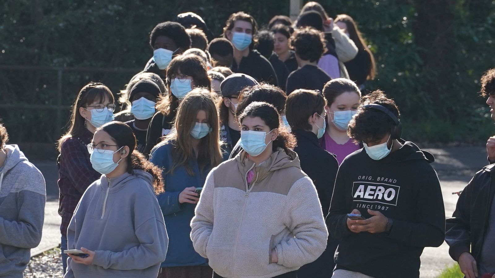 Kent University students who are receiving the meningitis B vaccine talk about their worries