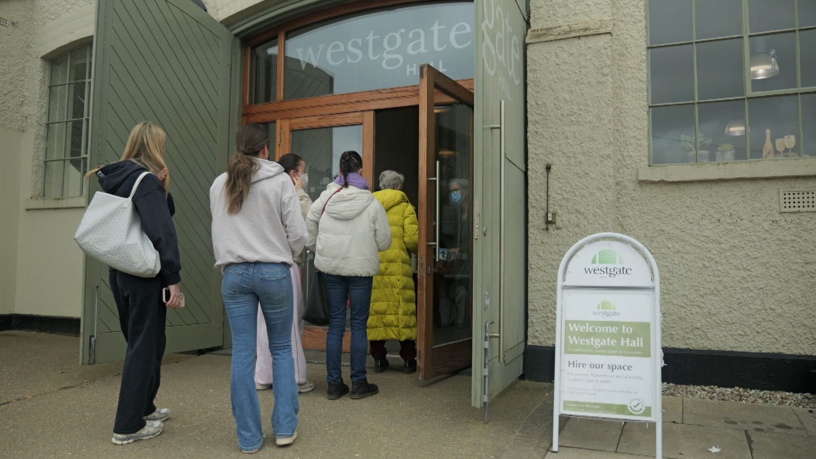 Kent students get antibiotics for meningitis