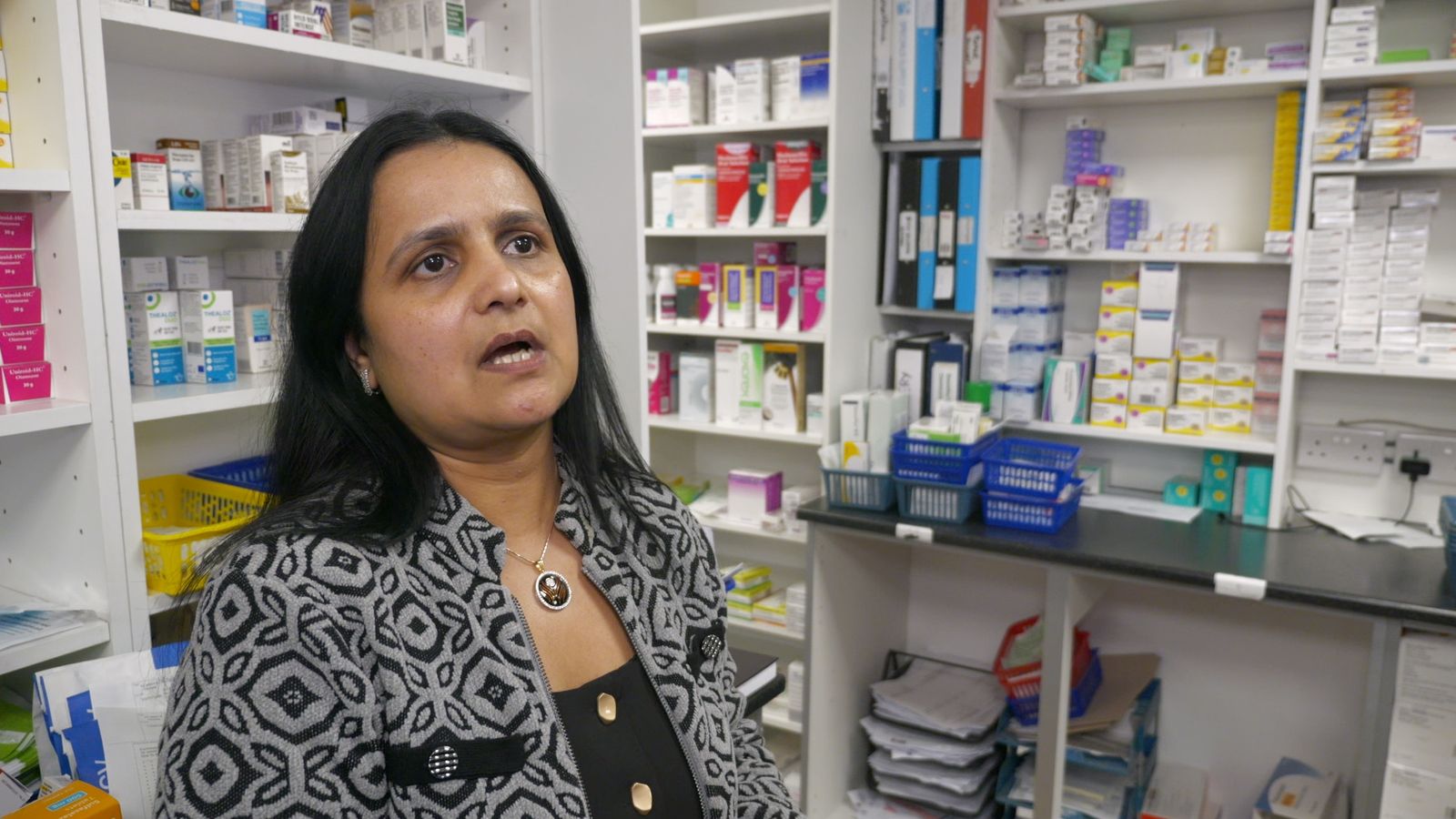 Meningitis outbreak: 'Students are panicking ' says pharmacy closest to university