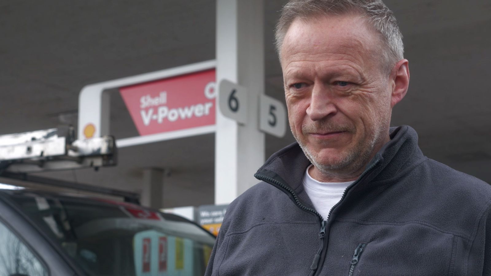 'I can never fill up anymore': Public have their say on rising petrol prices