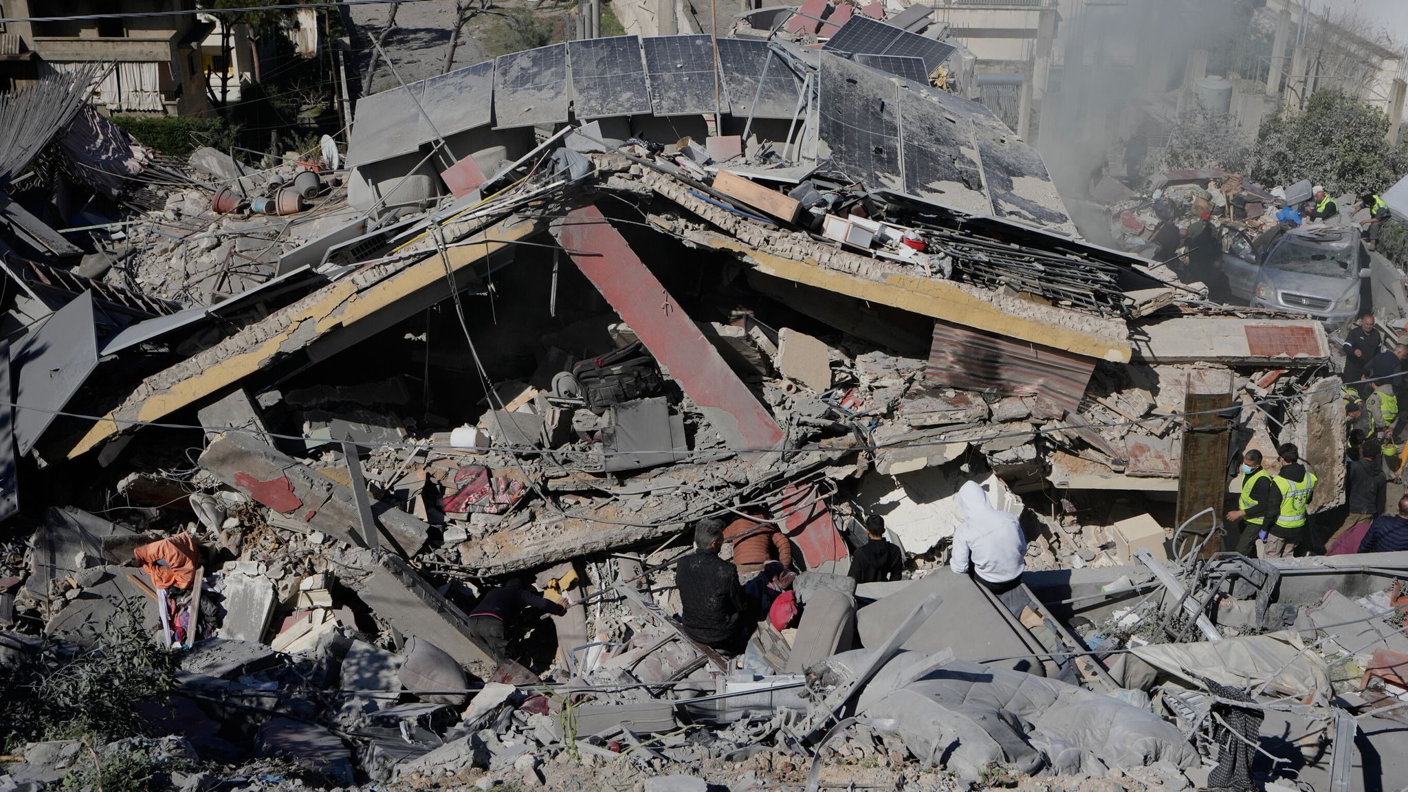 Two Israeli soldiers killed as latest attacks in Lebanon leave nearly ...