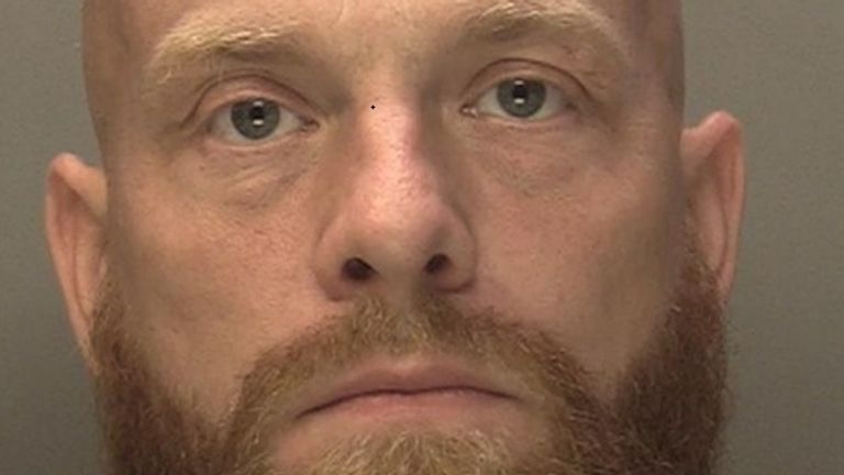 Adam Moore, bir suçluya yardım etmekten altı yıl hapis cezasına çarptırıldı. Resim: West Midlands Polisi/PA