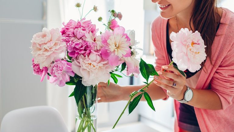 ‘I’m a florist – and the thing everyone does to preserve their flowers is a complete waste of time’