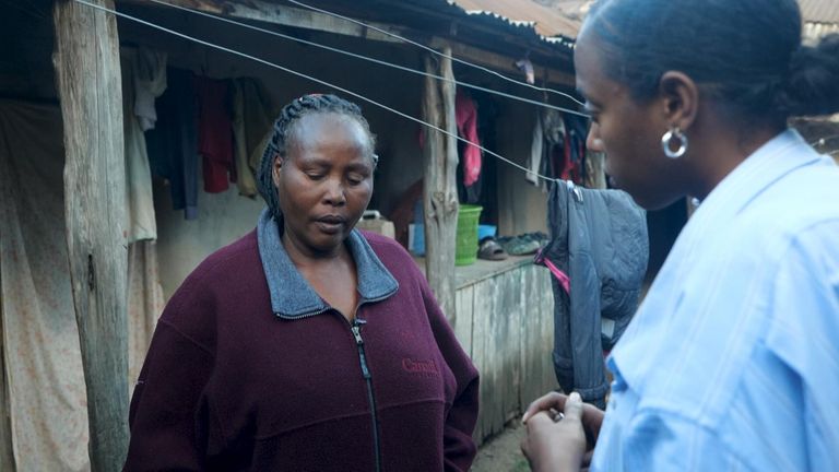 Rose, Agnes's older sister