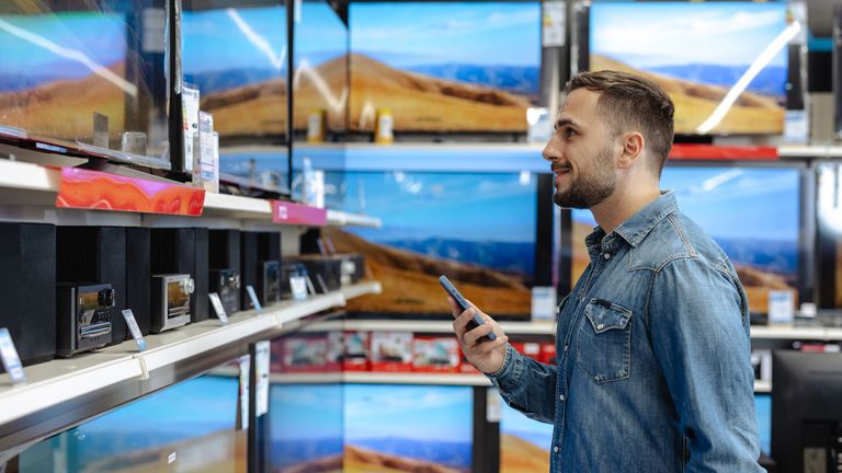 TV Buying Guide 2026: Expert Tips on Timing, Features and Brands