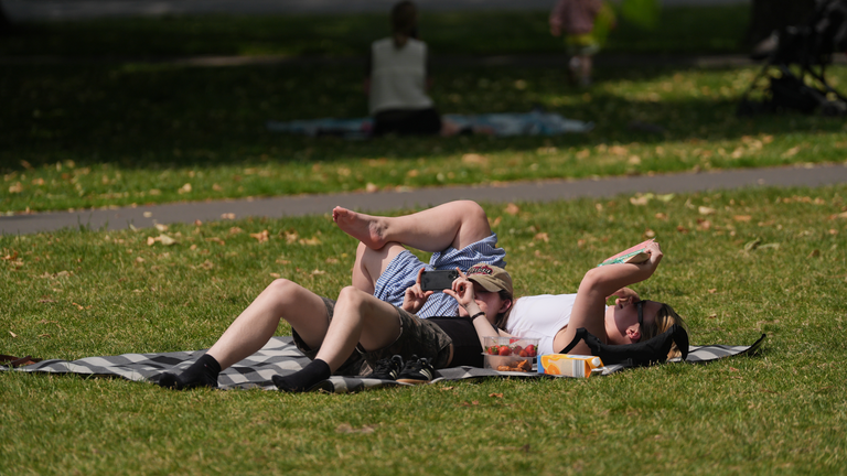 UK Braces for 20C Spring Heatwave as Equinox Approaches