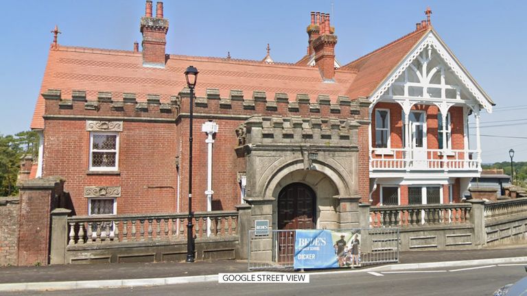 Teacher Banned After Inappropriate 'I Love You' Messages to Boarding School Pupil