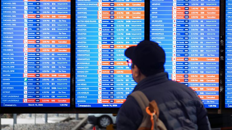 Severe Storms Disrupt US Travel, Millions Face Tornado Risk