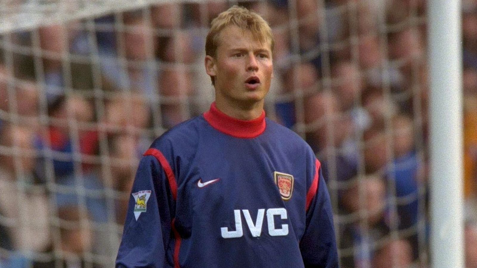 Former Arsenal goalkeeper dies after car hit by train