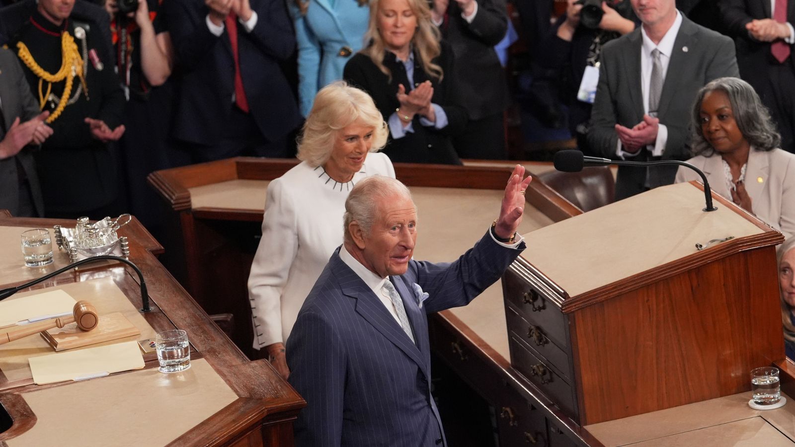king waves to congress after speech