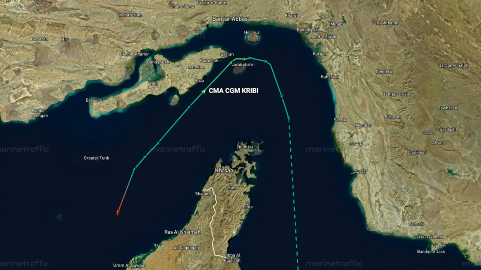 Een schip in Franse handen vaart door de door Iran gecontroleerde Straat van Hormuz