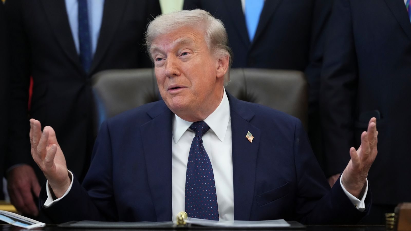 Donald Trump makes announcement in Oval Office | News UK Video News ...