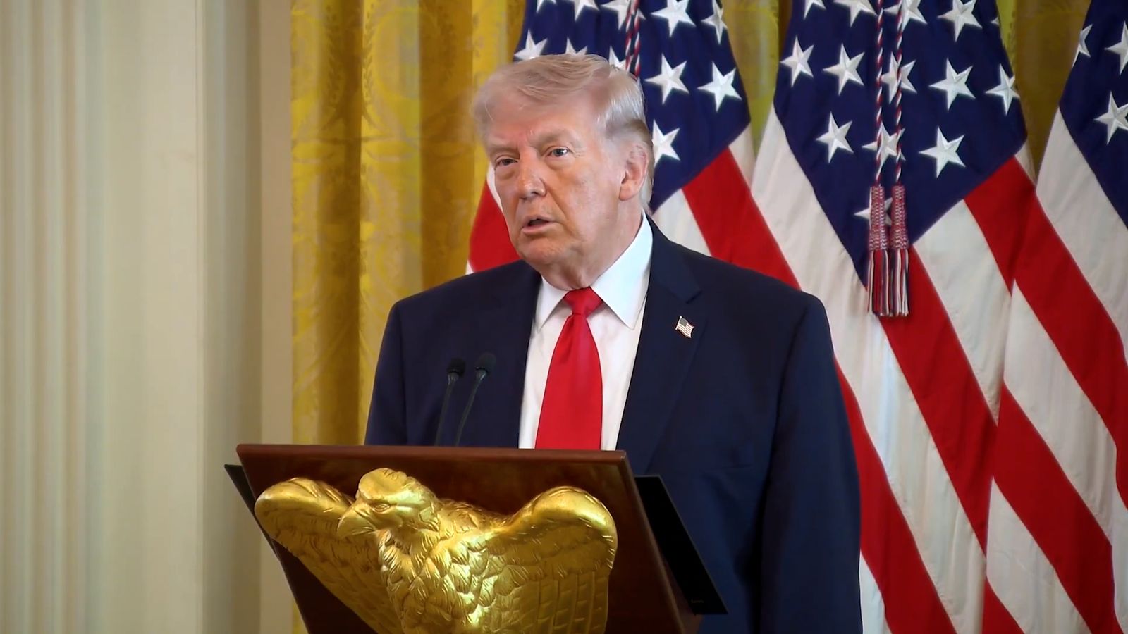 Trump mocks Starmer and Macron at White House Easter lunch gathering