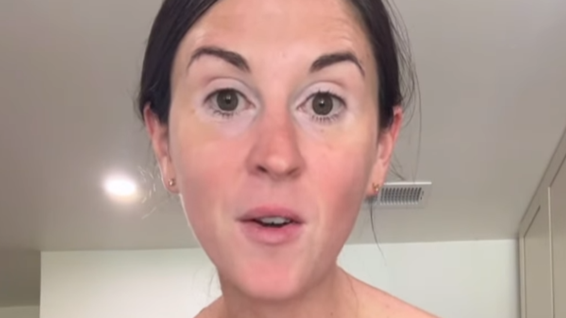 Parenting Influencer 'in Shock' After Accidentally Running Over Son In Car - Beritaja