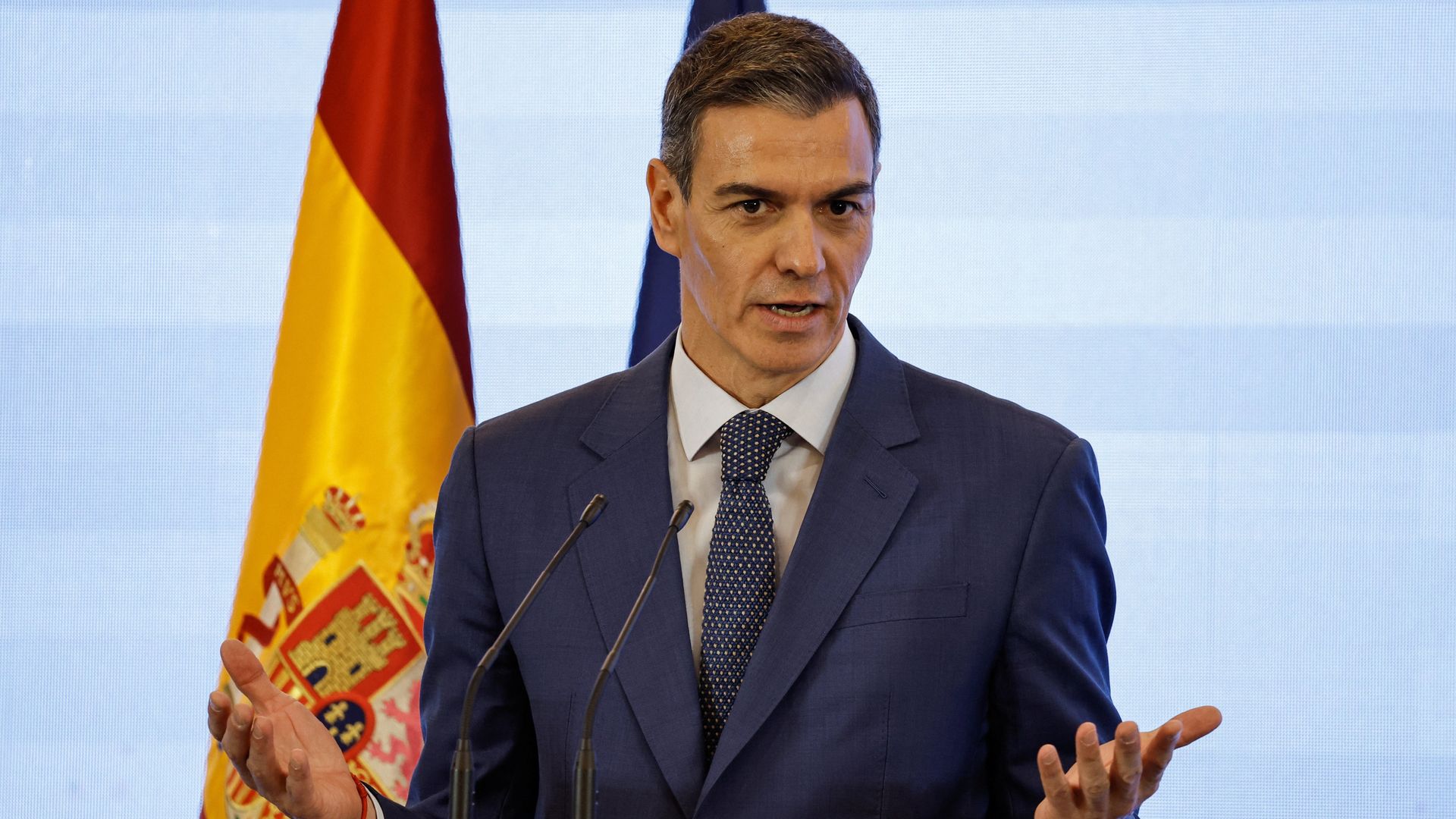 Spain finalises move which could see 500,000 undocumented migrants apply for legal status