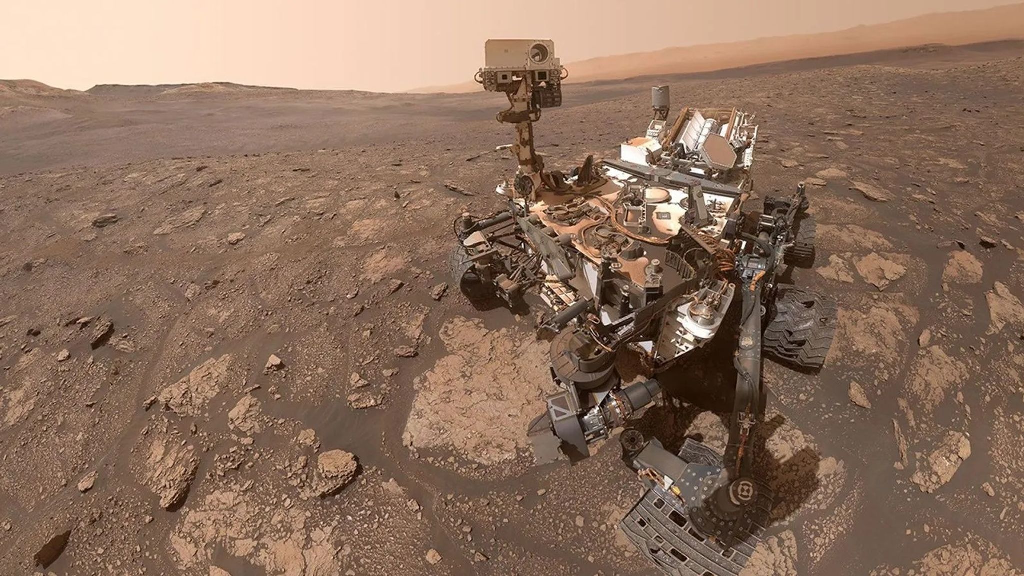 Mars rover discovers organic molecules - hinting at possibility of ...