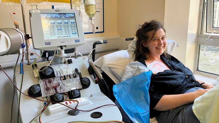 Mother who lost sight after birth has vision restored following plasma donation