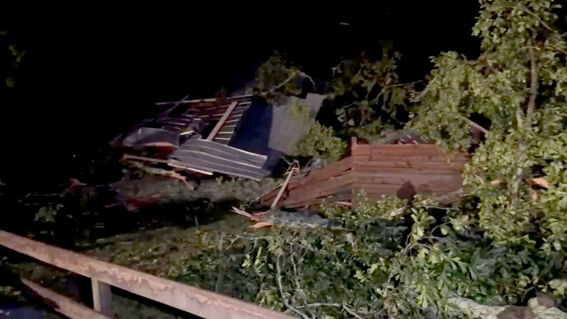 Hundreds Of Homes Damaged By Storms As 'multiple Tornadoes' Hit Mississippi - Beritaja