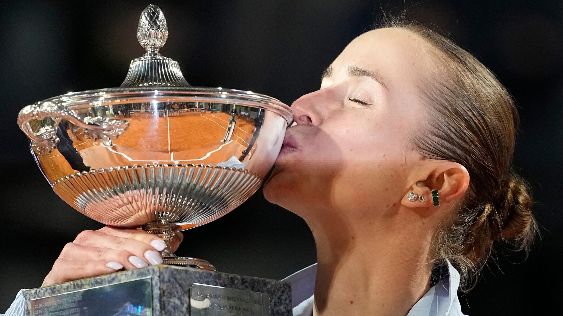 A French Open contender? Svitolina stuns Gauff to seal Rome hat-trick