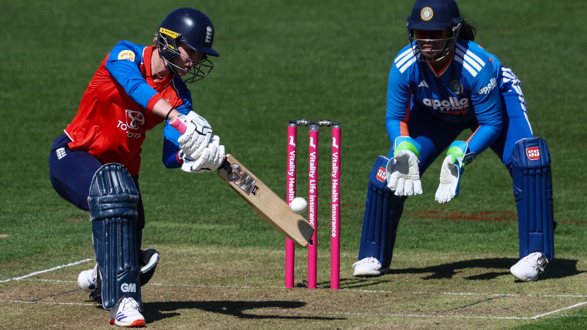 Kemp stars as England level T20 series against India
