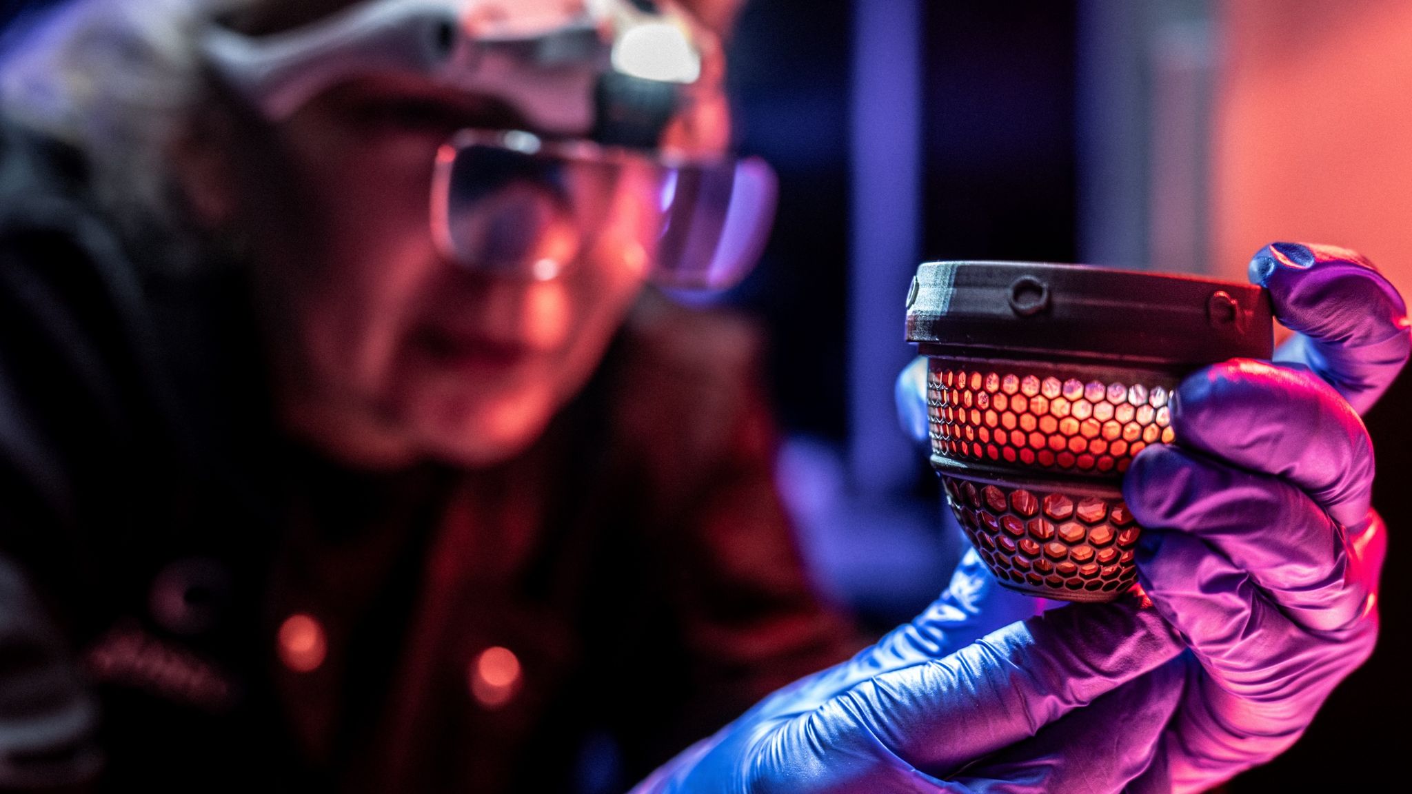 A empresa afirma ter desenvolvido um ovo totalmente artificial com estrutura em treliça e membrana à base de silicone. Foto: Colossal Biosciences