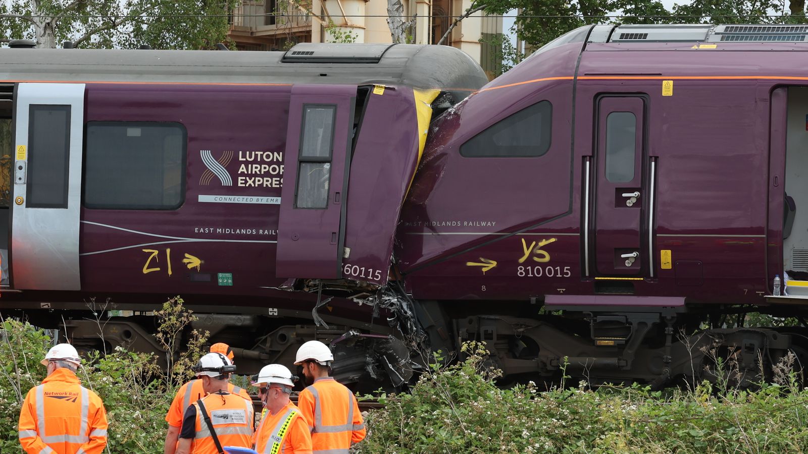 Train driver who died in crash that injured 100 'passed red signal moments before collision'