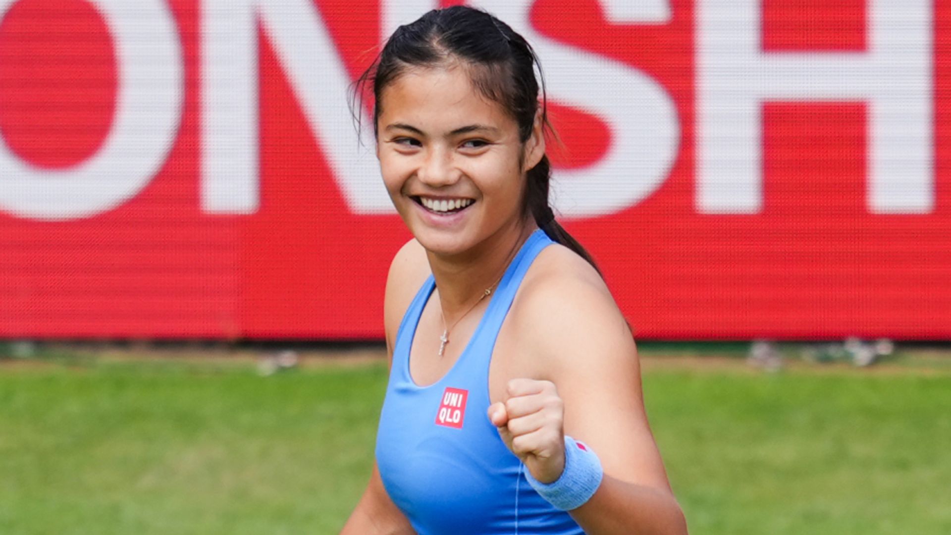 Raducanu makes blistering Queen's start in straight sets win