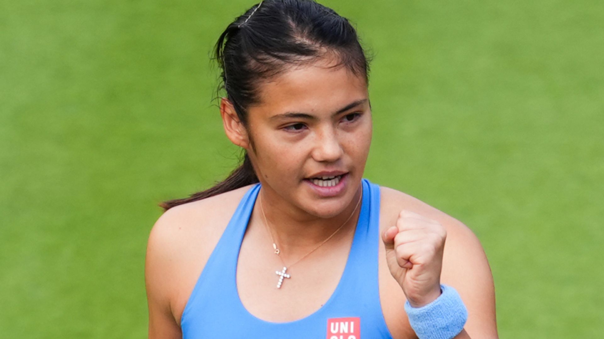 Raducanu through to Queen's quarter-finals