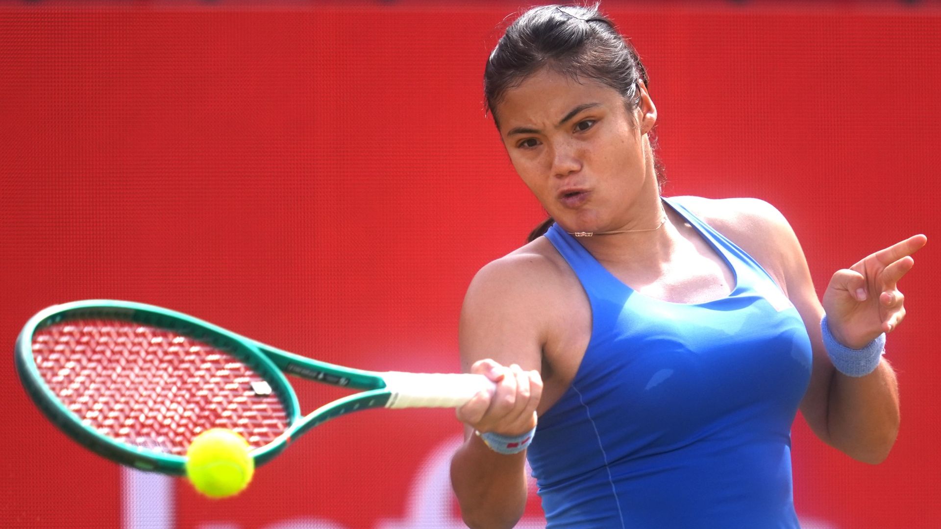 Raducanu loses Queen's final to Vekic despite battling display